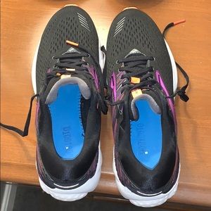 Brooks adrenaline GTS 19 running sneakers